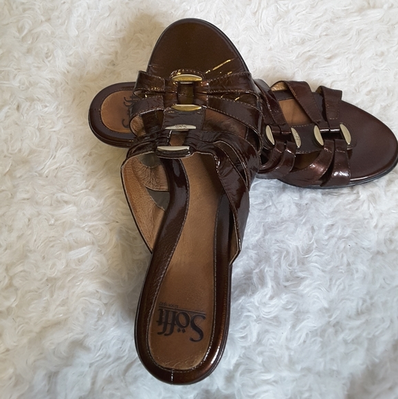 sofft reston smooth sandal